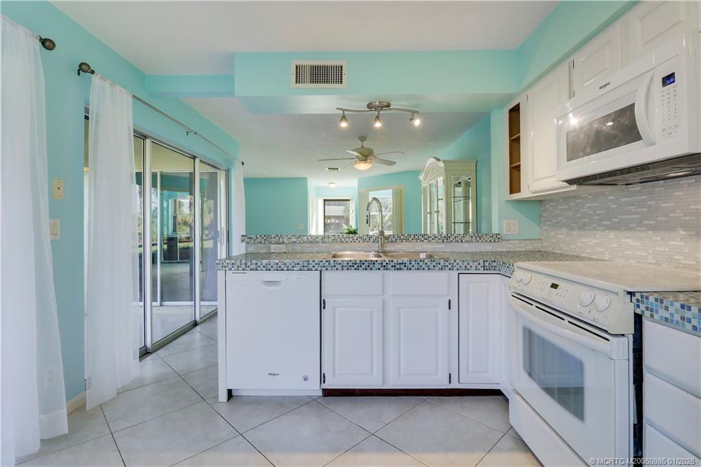 3990 SW Greenwood Way C