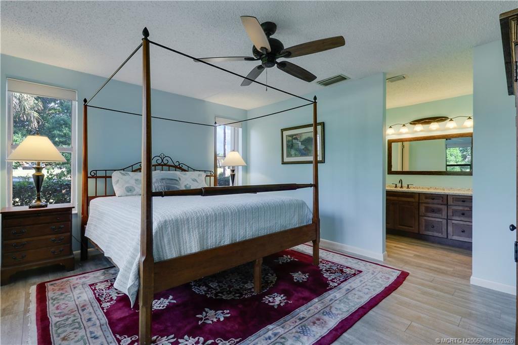 3990 SW Greenwood Way C