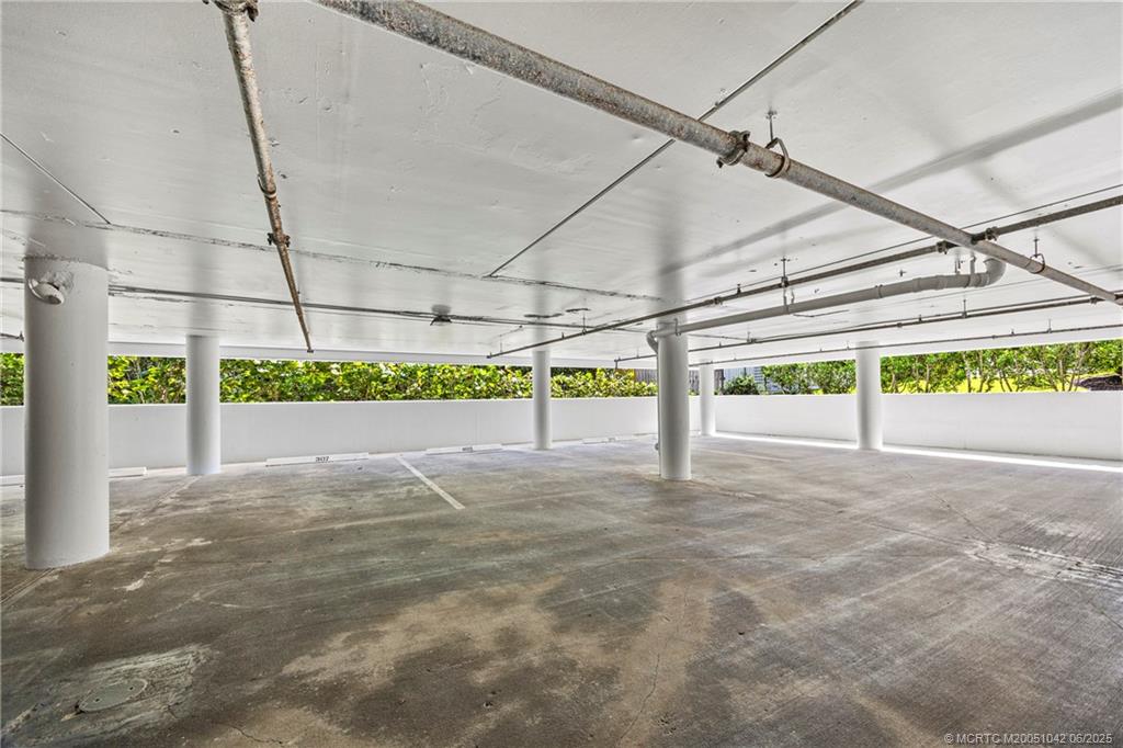 669 NE Plantation Road 405