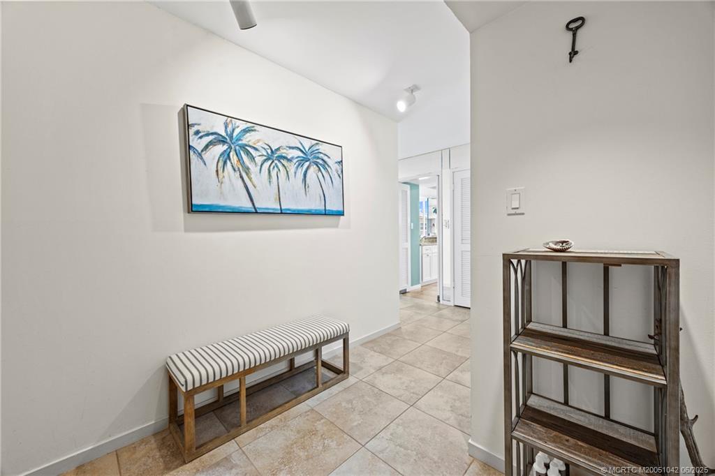 669 NE Plantation Road 405