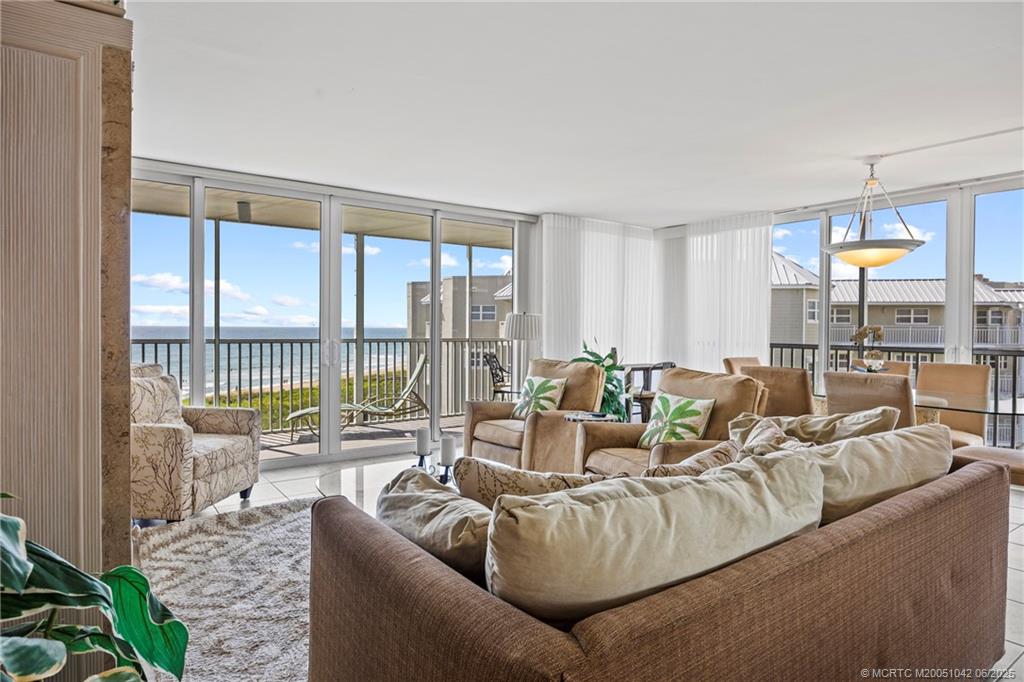 669 NE Plantation Road 405