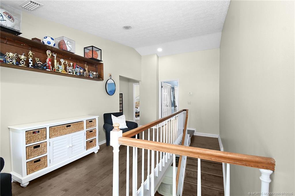 229 SE Villas Street