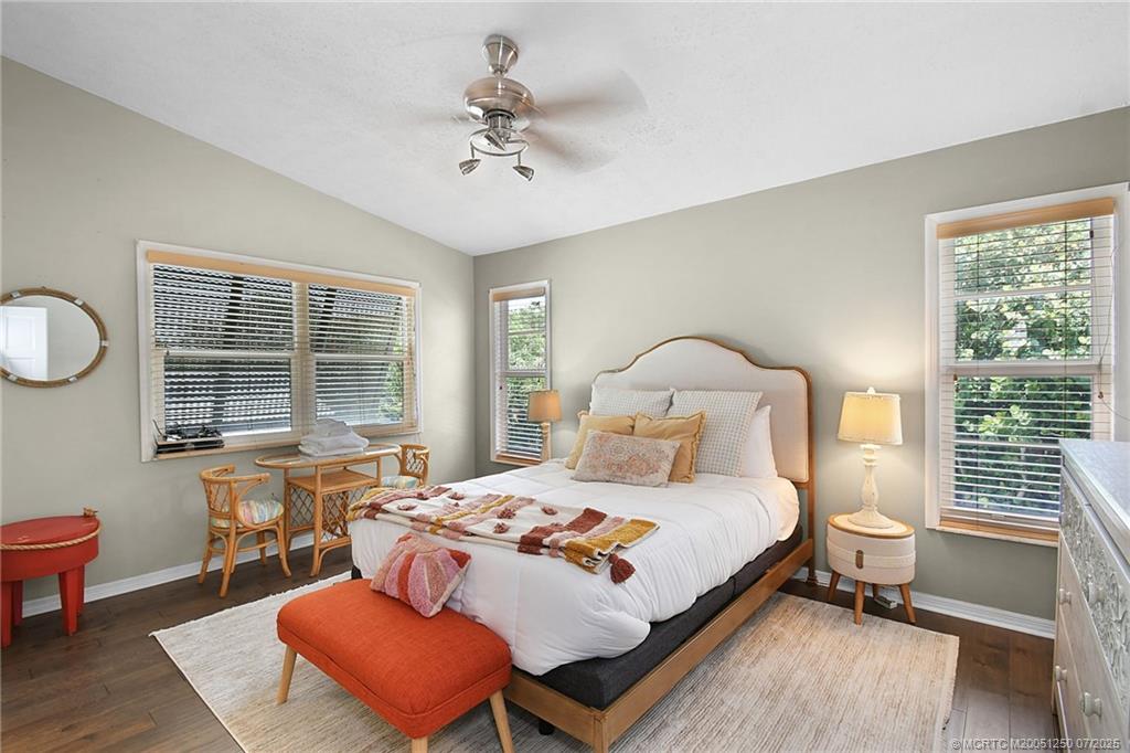 229 SE Villas Street