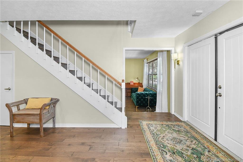 229 SE Villas Street