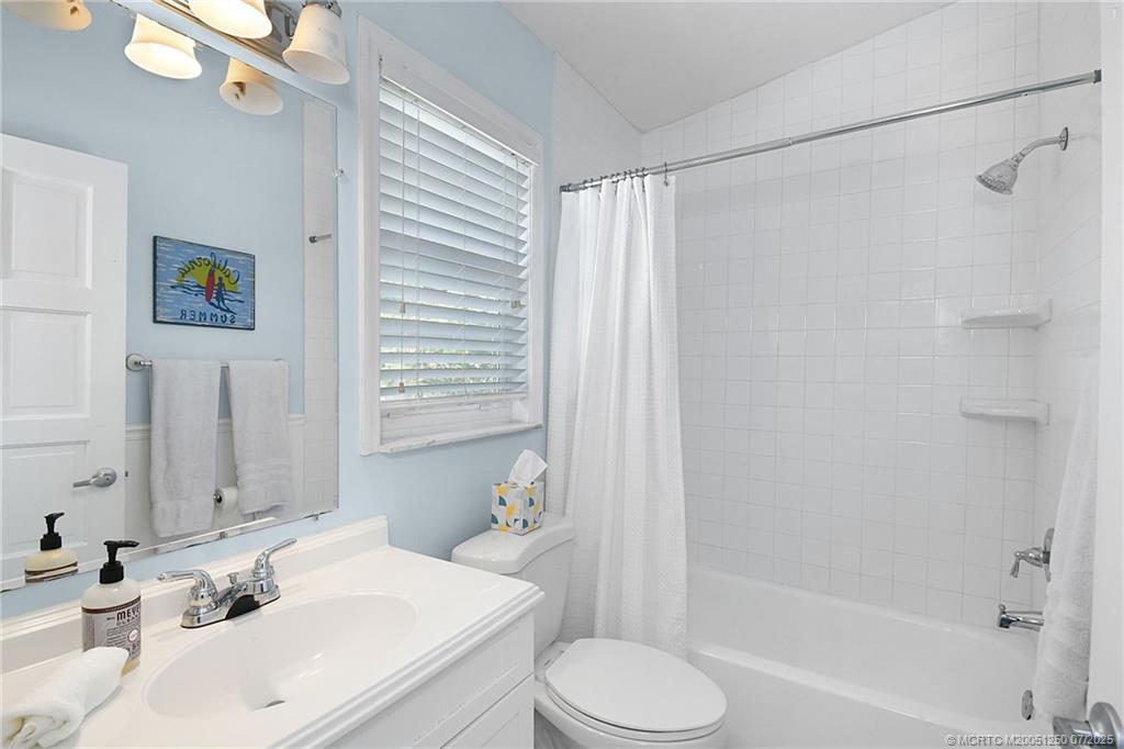 229 SE Villas Street