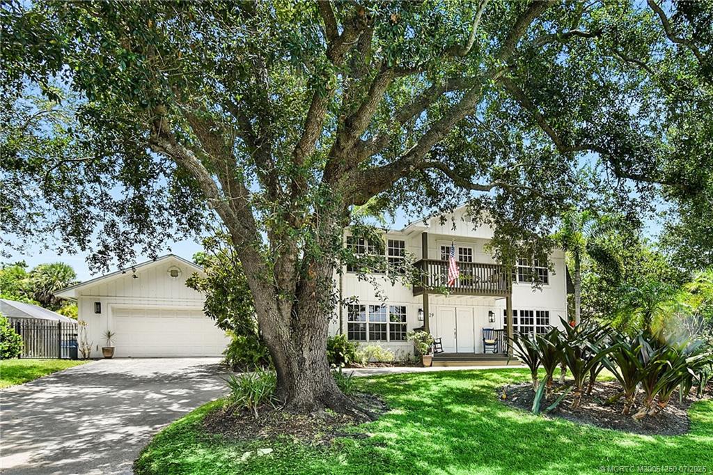 229 SE Villas Street