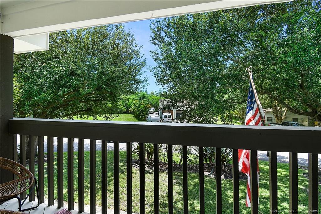 229 SE Villas Street