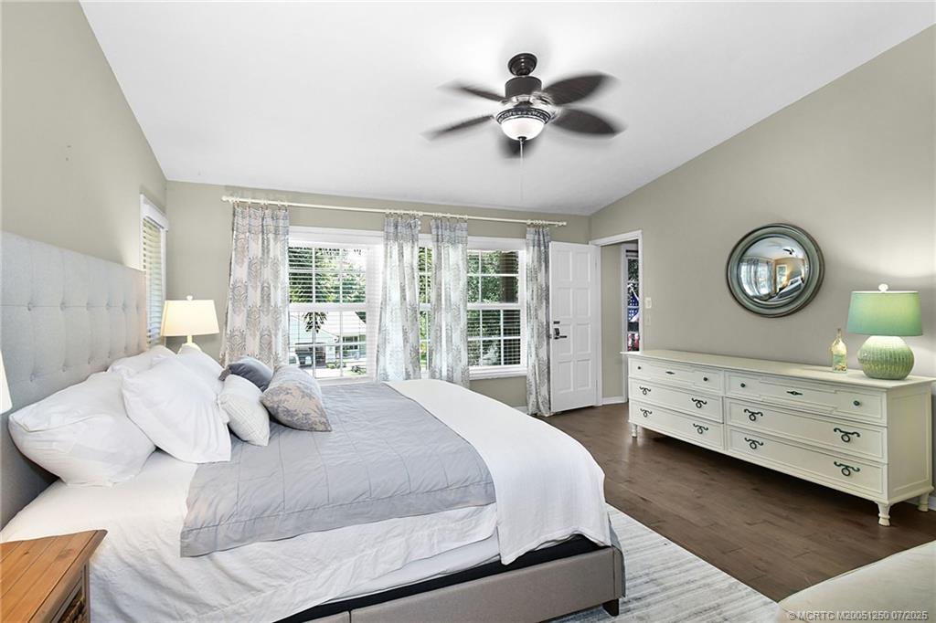 229 SE Villas Street