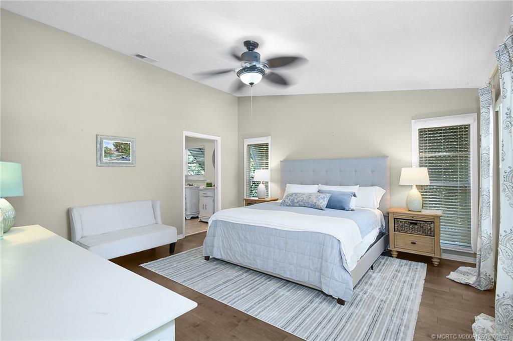 229 SE Villas Street