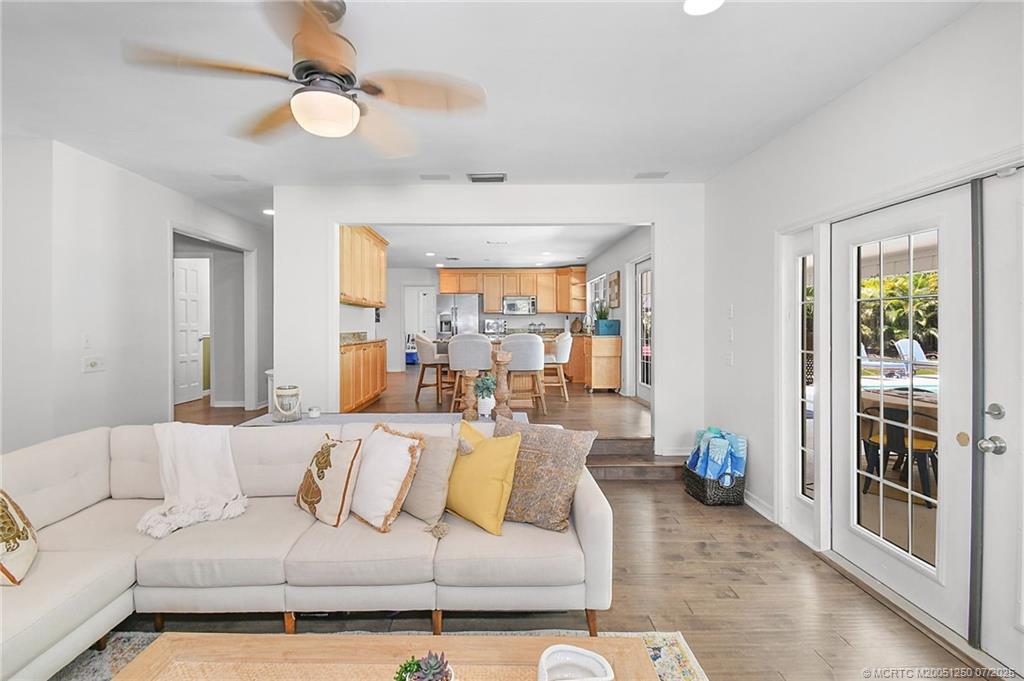 229 SE Villas Street