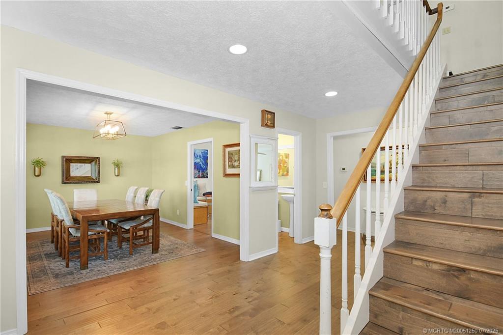 229 SE Villas Street