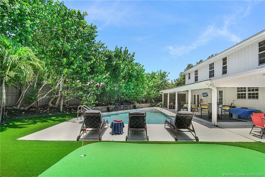 229 SE Villas Street