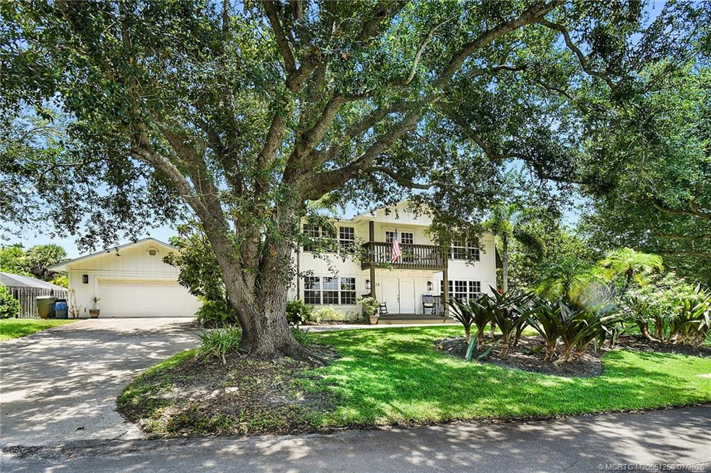 229 SE Villas Street