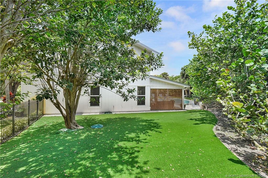 229 SE Villas Street