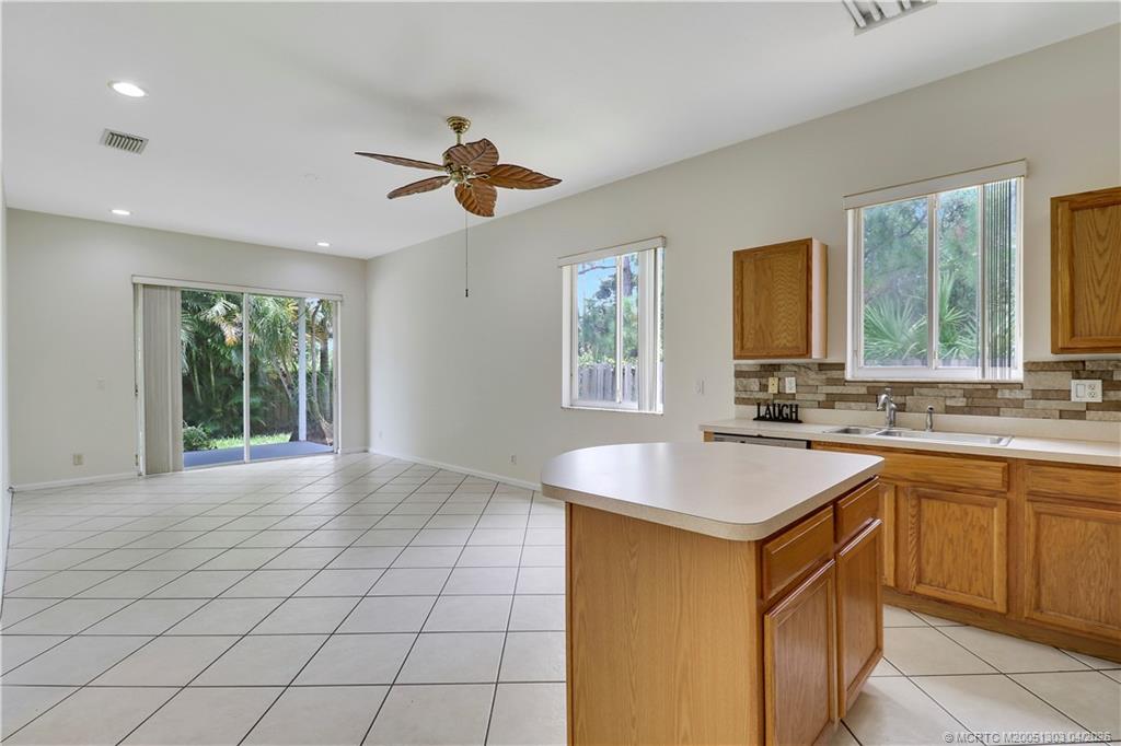 4735 SE Winter Haven Ct