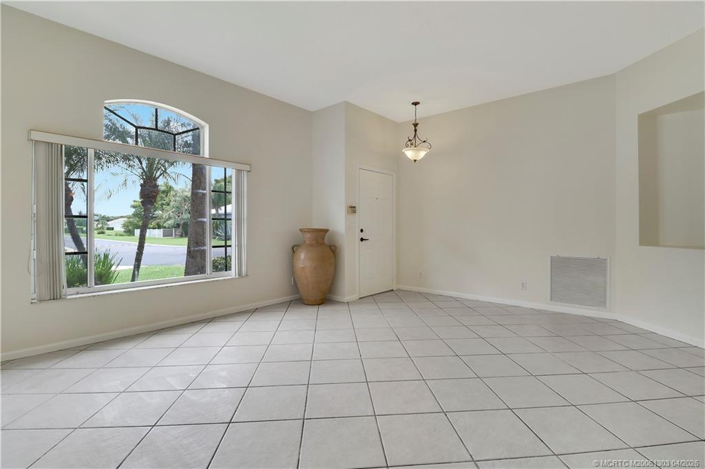 4735 SE Winter Haven Ct