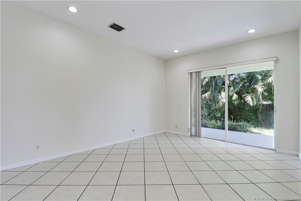 4735 SE Winter Haven Ct