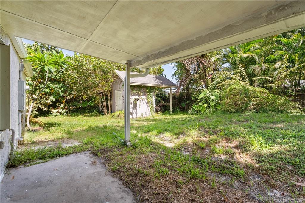 1048 SW 36th Terrace