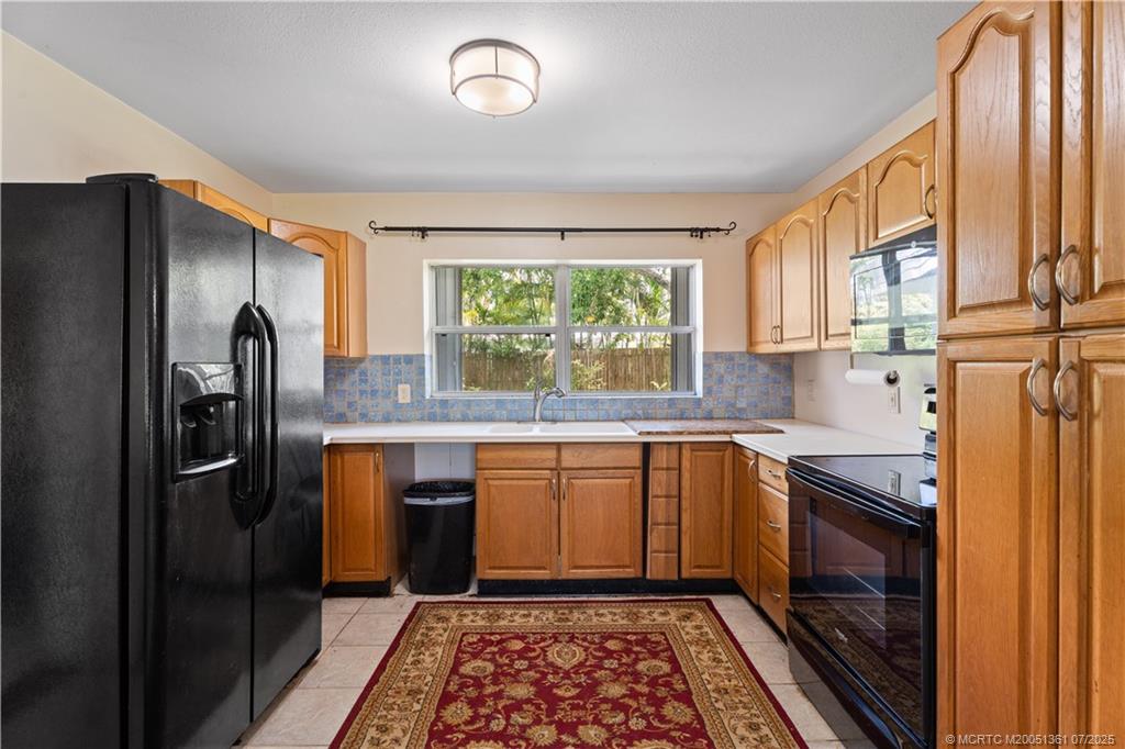 1048 SW 36th Terrace