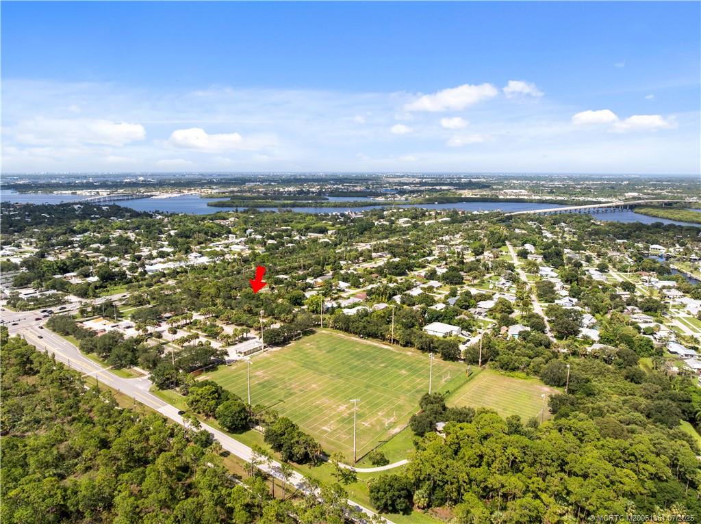 1048 SW 36th Terrace