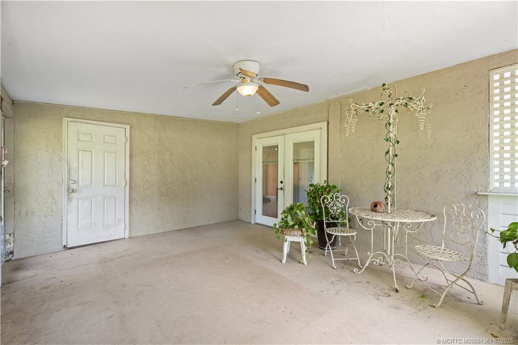 1048 SW 36th Terrace