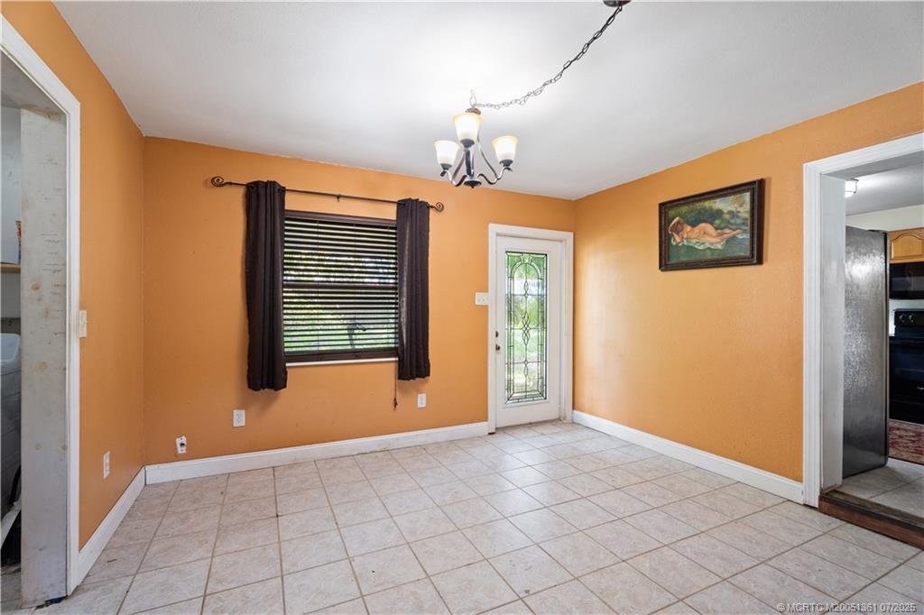 1048 SW 36th Terrace