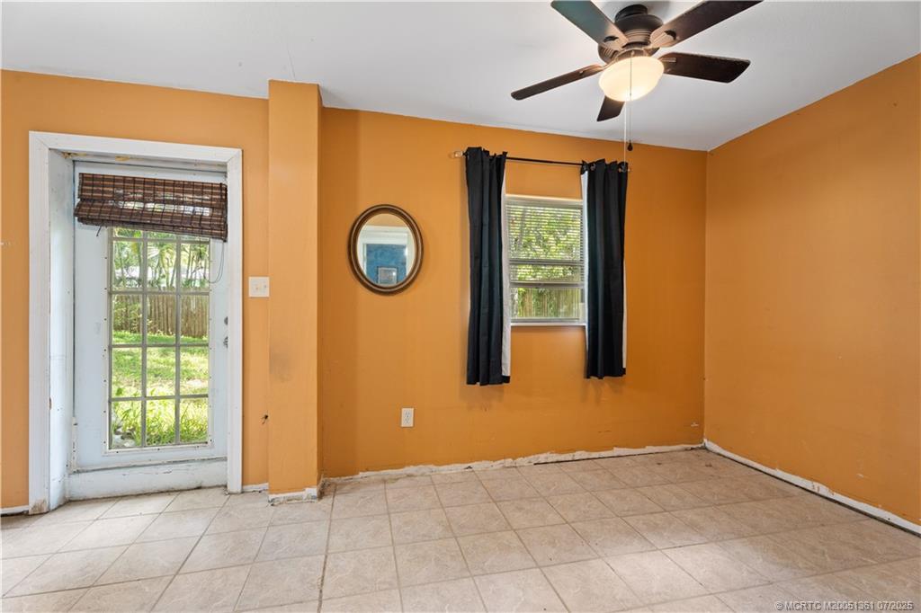 1048 SW 36th Terrace