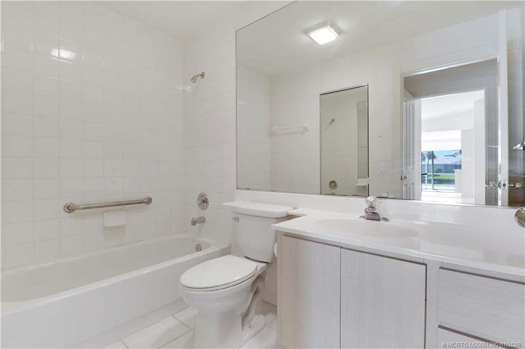 1260 NW Bentley Circle A