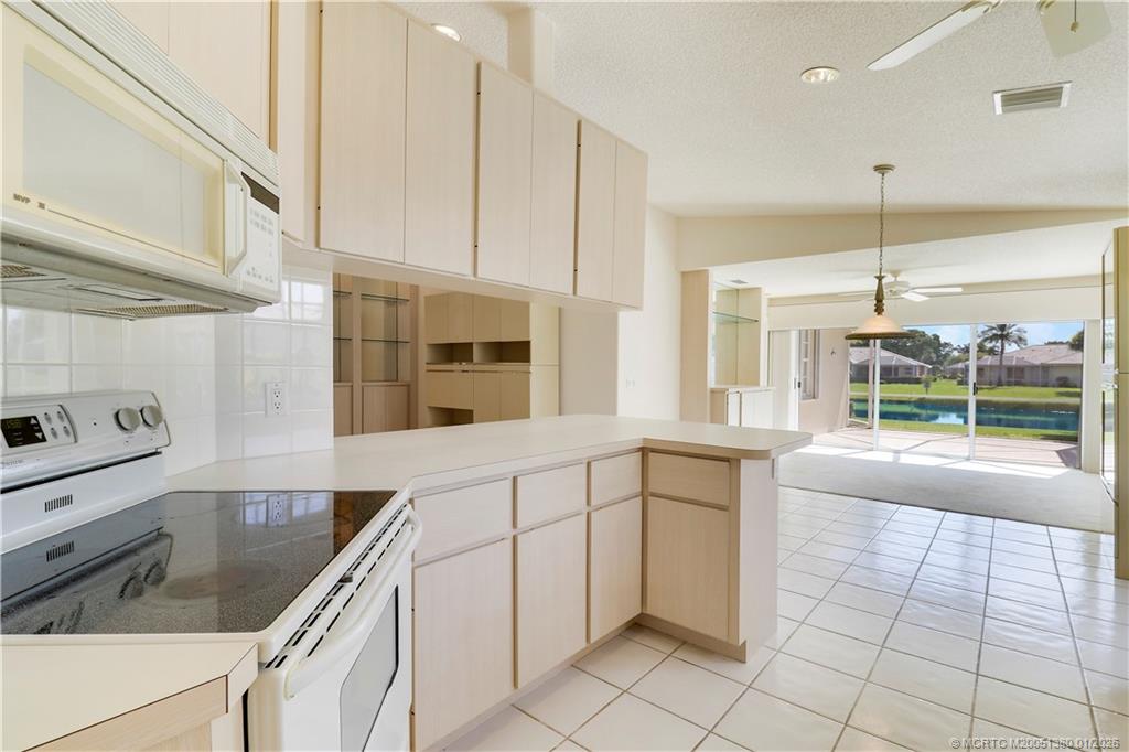 1260 NW Bentley Circle A