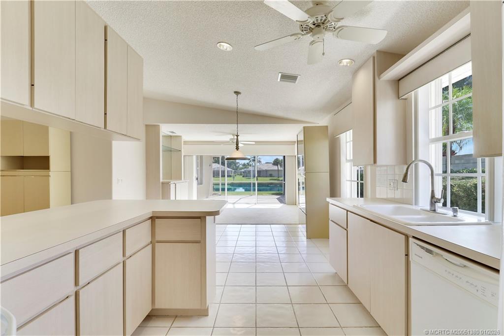 1260 NW Bentley Circle A