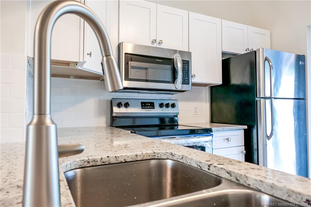 1585 NE Beacon Drive 1107