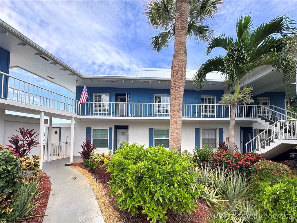 1860 SW Palm City Road 206