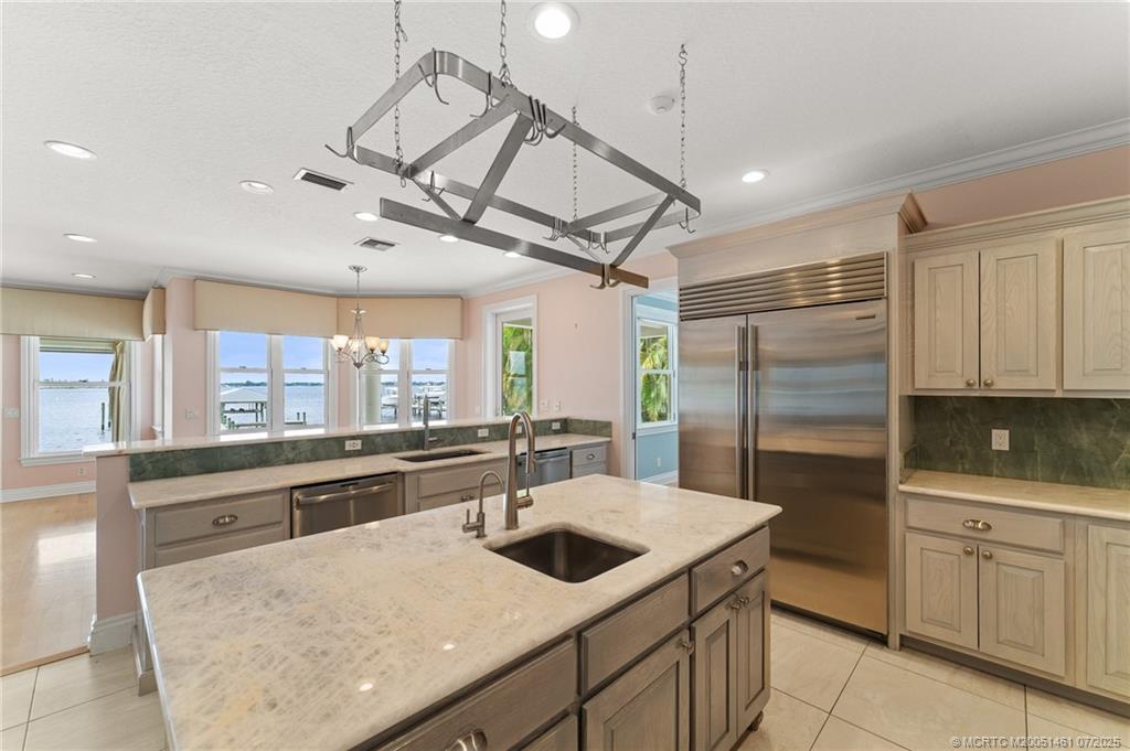 700 SW Saint Lucie Cres