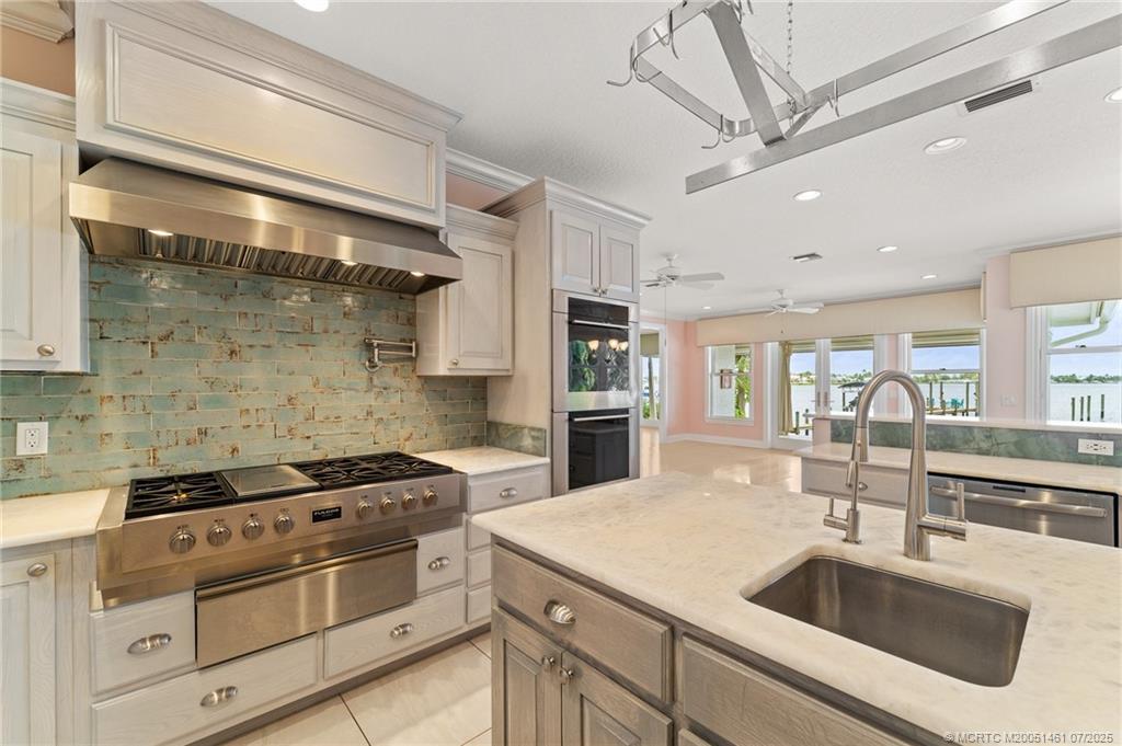 700 SW Saint Lucie Cres