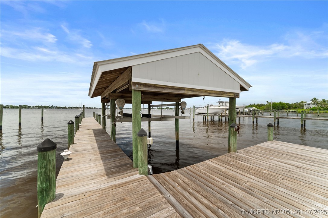 700 SW Saint Lucie Cres