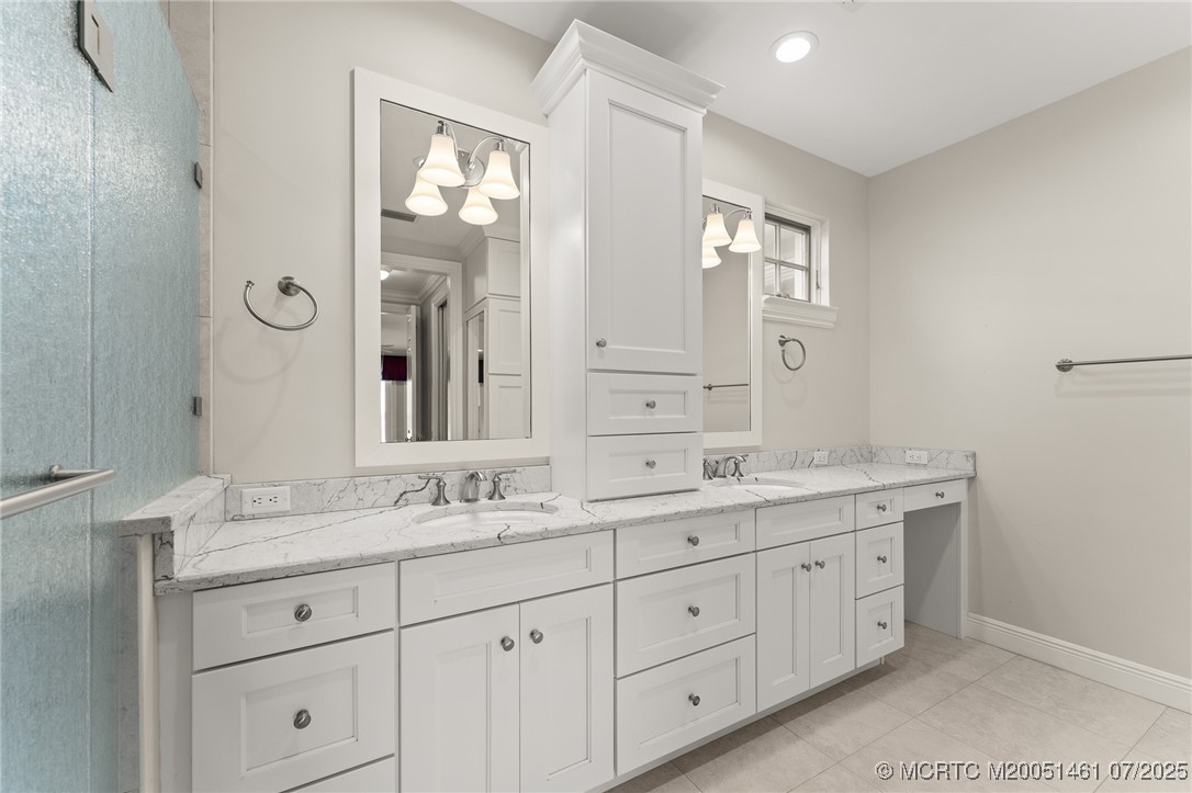 700 SW Saint Lucie Cres