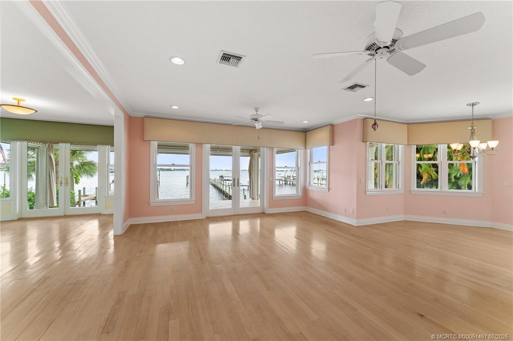 700 SW Saint Lucie Cres