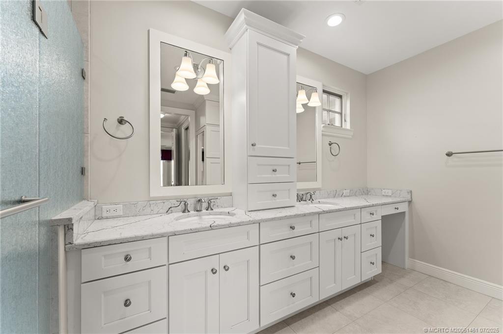 700 SW Saint Lucie Cres