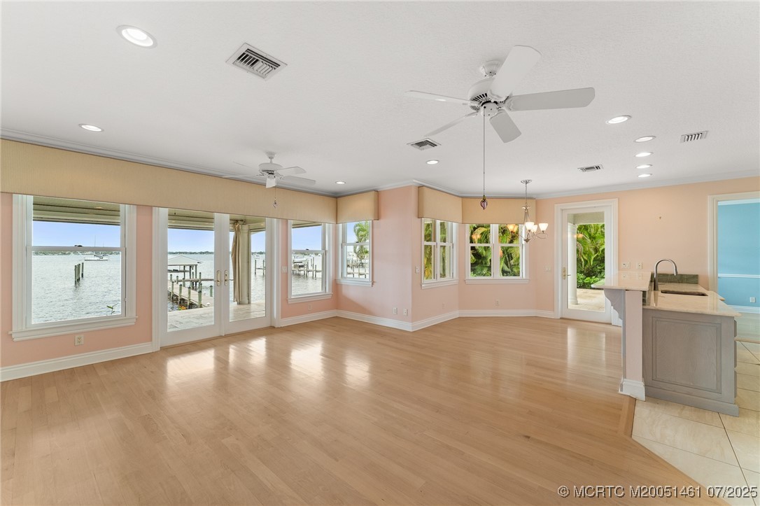 700 SW Saint Lucie Cres