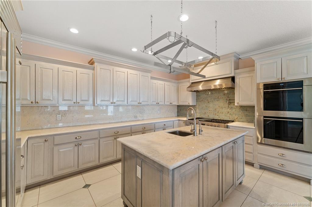 700 SW Saint Lucie Cres