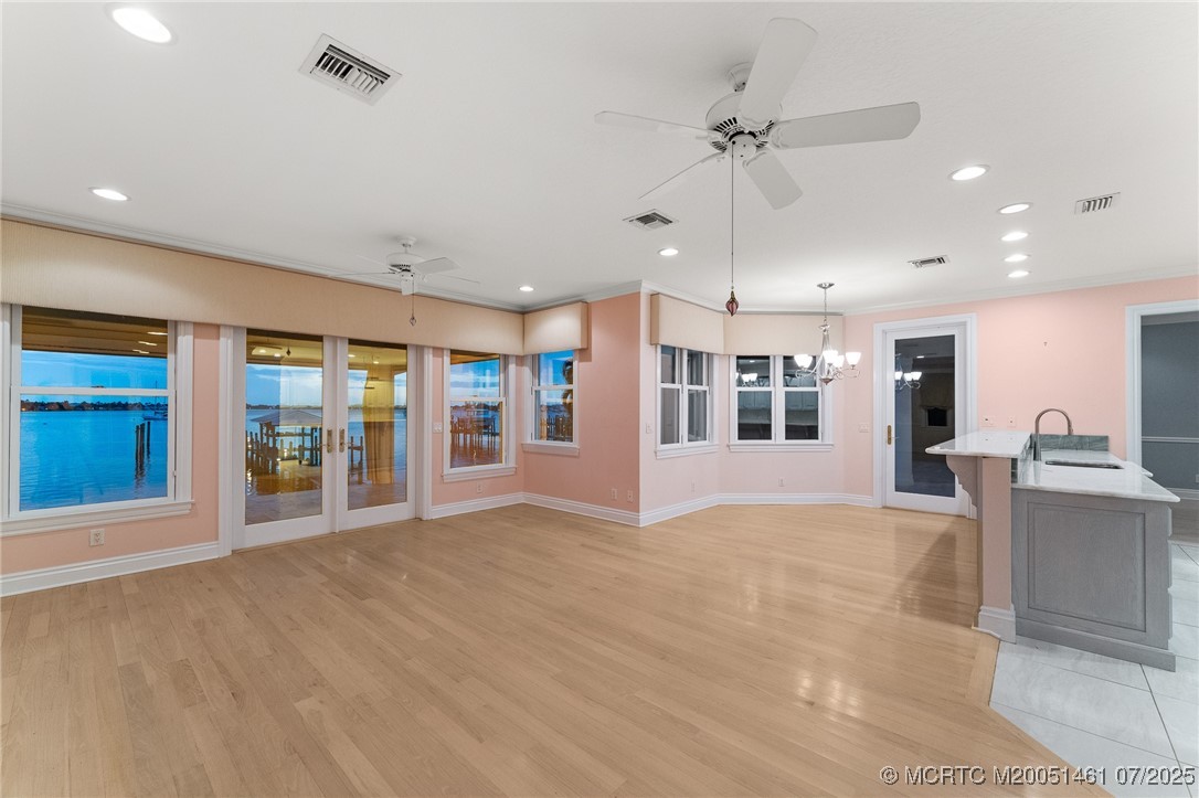 700 SW Saint Lucie Cres