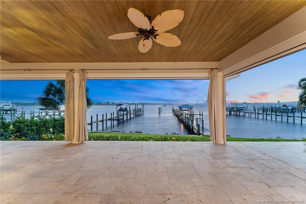 700 SW Saint Lucie Cres