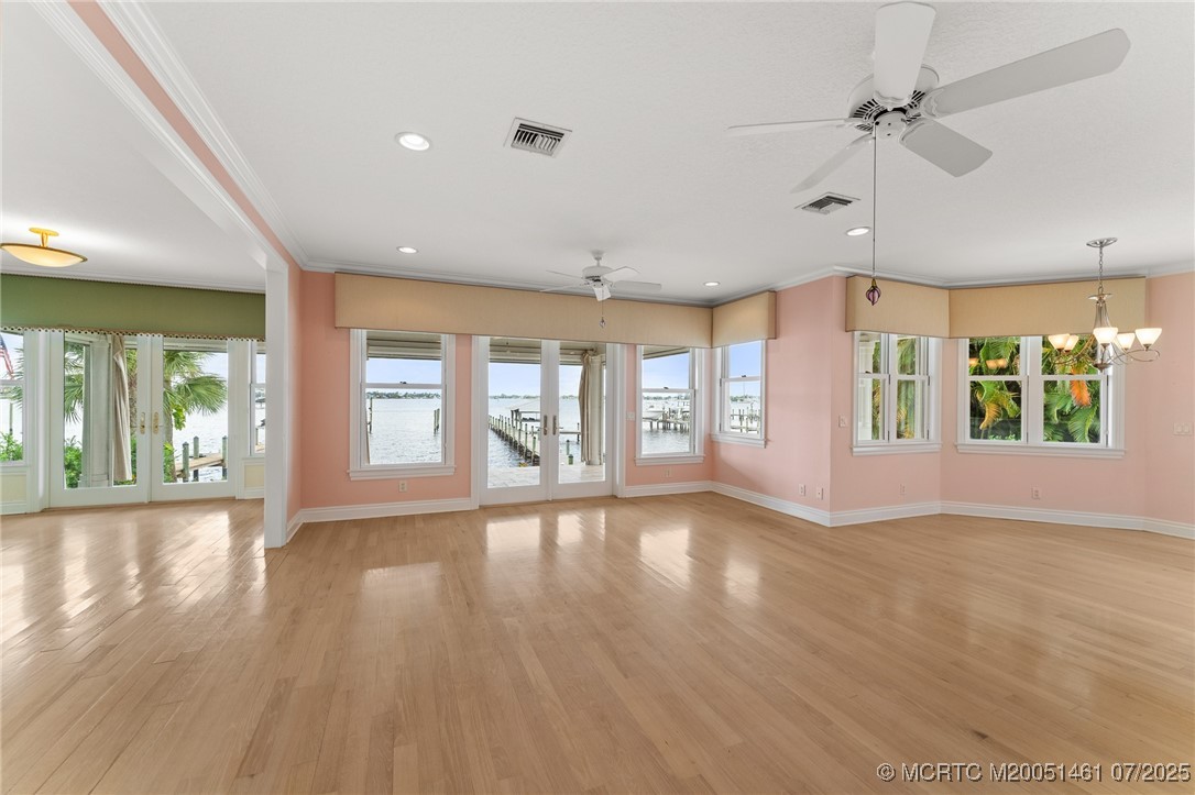 700 SW Saint Lucie Cres