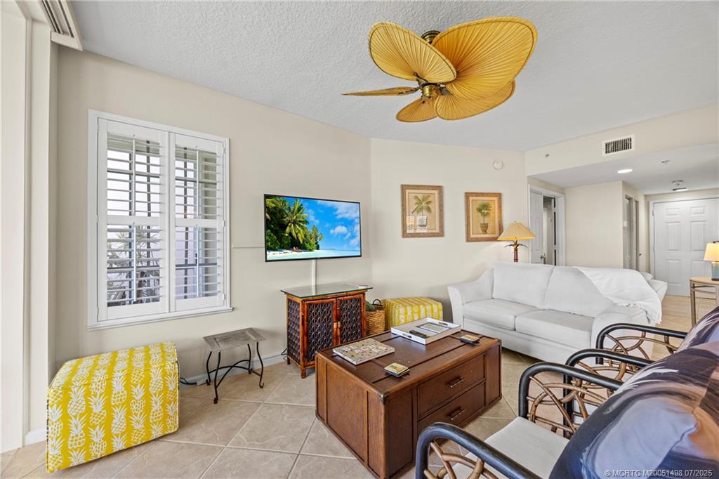 5799 NE Island Cove Way 1101