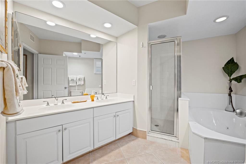 5799 NE Island Cove Way 1101