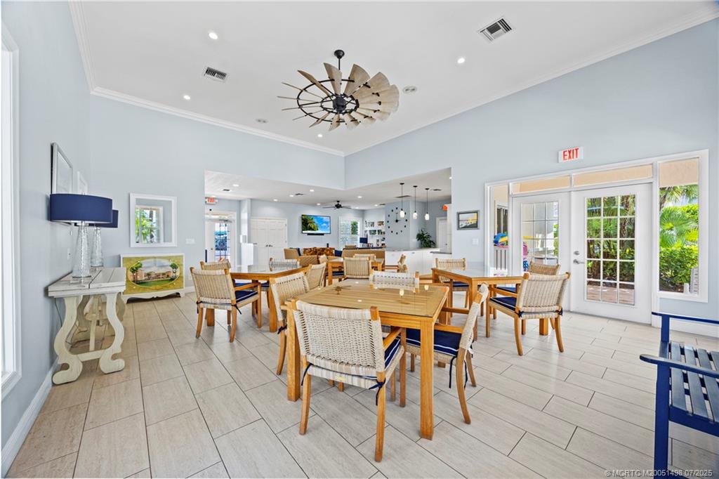 5799 NE Island Cove Way 1101