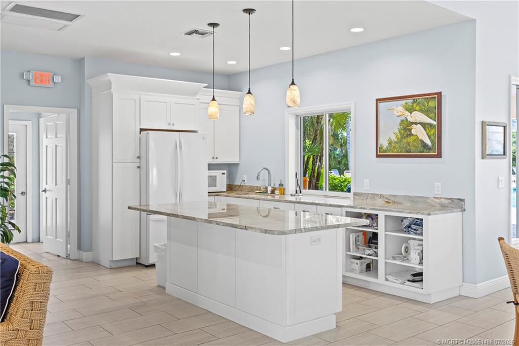 5799 NE Island Cove Way 1101