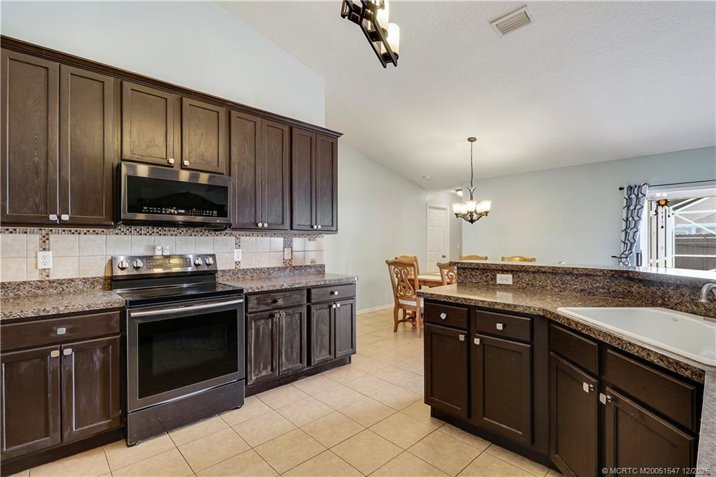 1761 SW Cinema Street