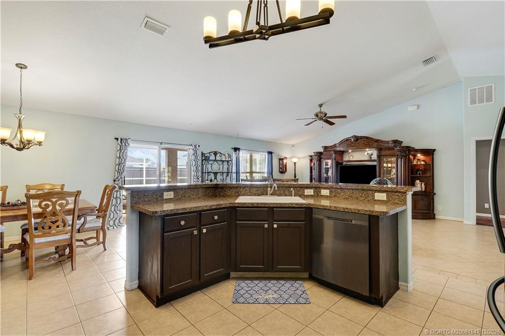 1761 SW Cinema Street