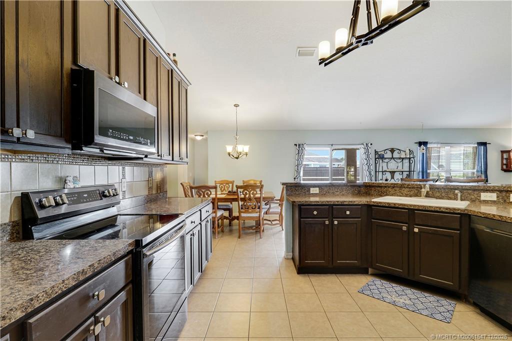 1761 SW Cinema Street